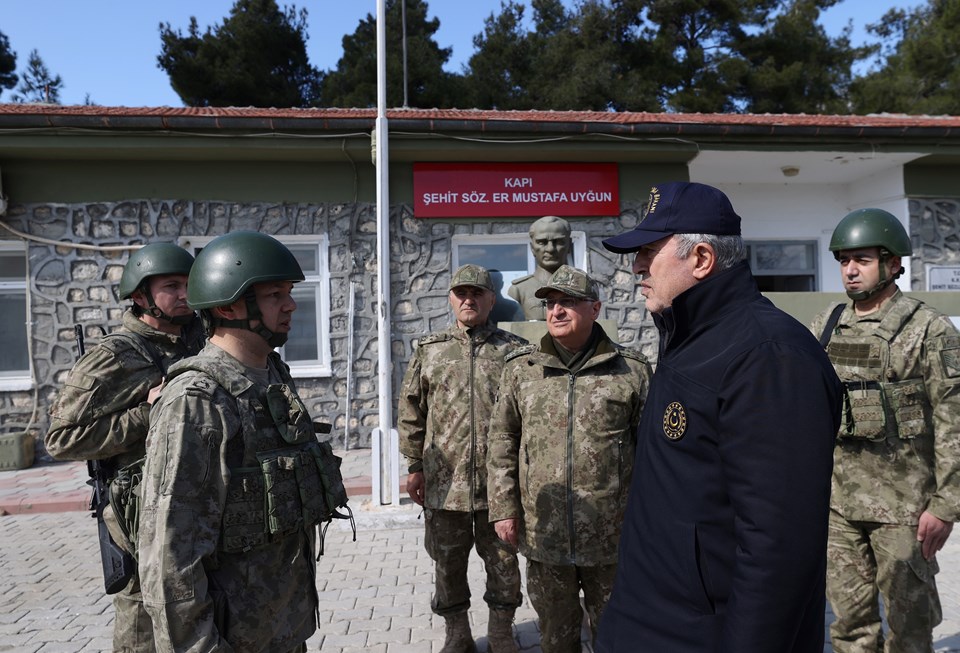 Bakan Akar: 'Sınırlardan sığınmacı akını' iddiaları gerçek dışı - 1