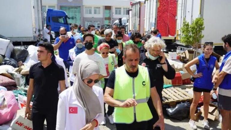 Gamze Özçelik deprem bölgesinde elleriyle çadır kurdu