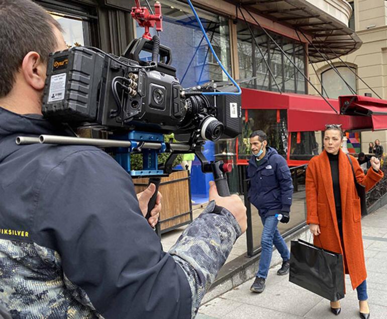 Burcu Kara: Hangarda adeta donarak filmi çektik