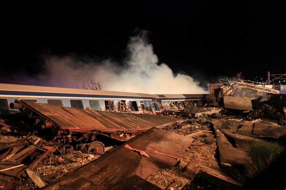 SON DAKİKA HABERİ: Yunanistan'da iki tren çarpıştı: 16 kişi hayatını kaybetti, 85 yaralı var - 2